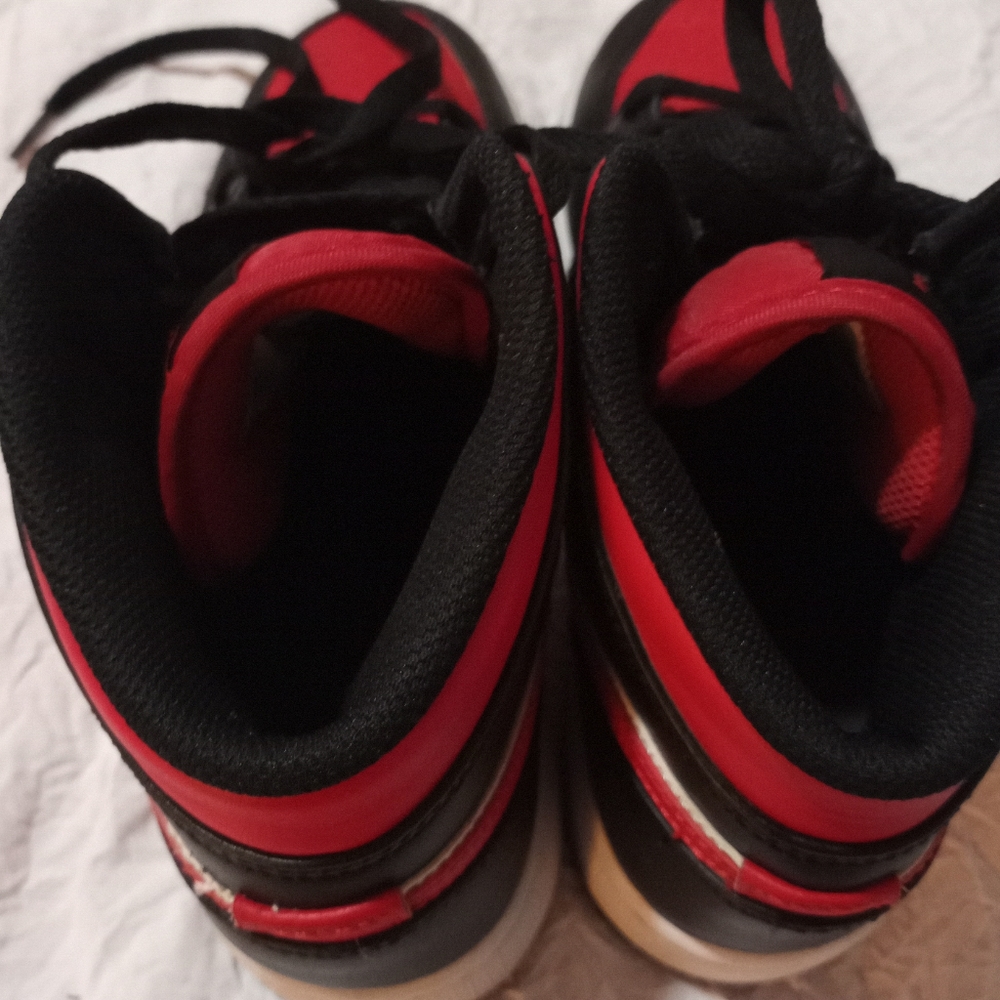 Nike Air Jordan 1 Mid 6Y(7.5 women) 🚺 - Picture 9 of 15